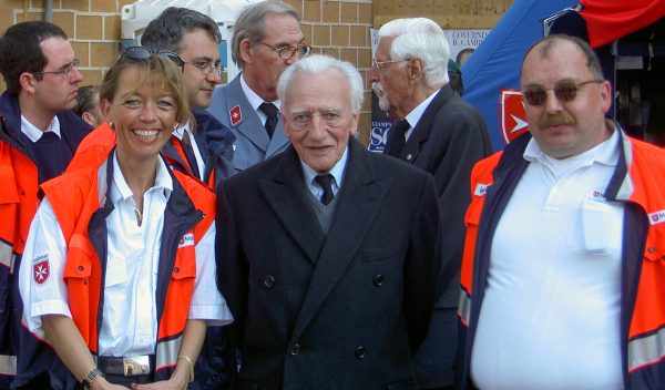 John Paul II: the Grand Master visits the Order’s first-aid post