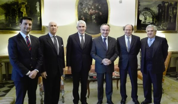 Président Casini a été reçu à l'Ambassade de l'Ordre de Malte President Casini received at the Order of Malta’s Embassy presidente Casini orden de malta Präsident Casini in der Botschaft des Malteserordens
