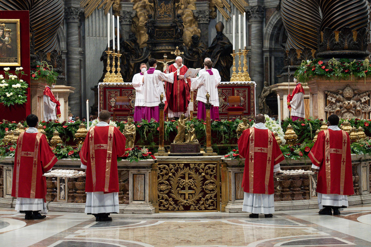 Lieutenant of the Grand Master and Grand Commander  present at the Pope’s Mass for Saints Peter and Paul