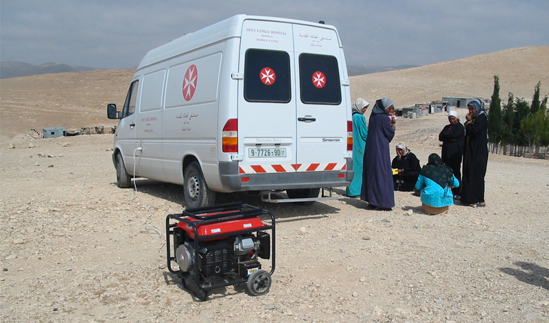 Wichtige medizinische versorgung in Transjordanien durch mobile klinik