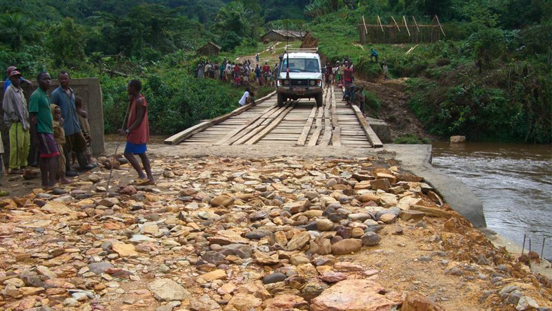 La apertura de una nueva carretera facilita el acceso a la sanidad de 300.000 personas