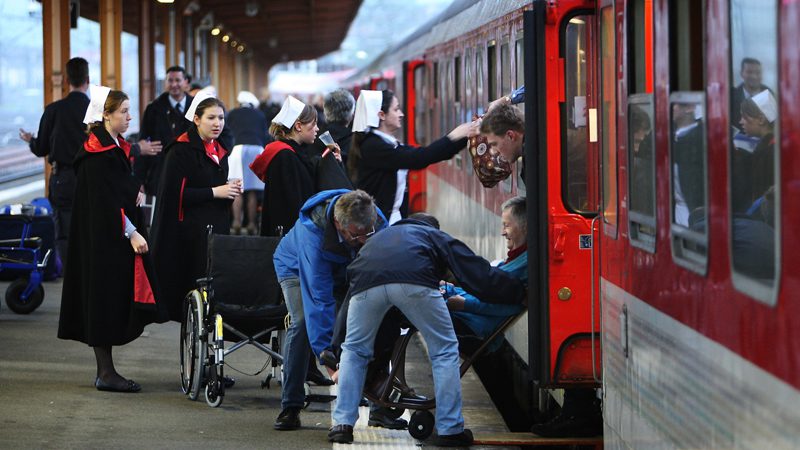 Les préparatifs pour le pèlerinage international avec les malades à Lourdes battent leur plein