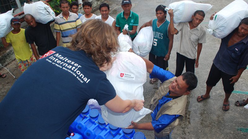 Philippines: Emergency aid continues one month after Typhoon Haiyan