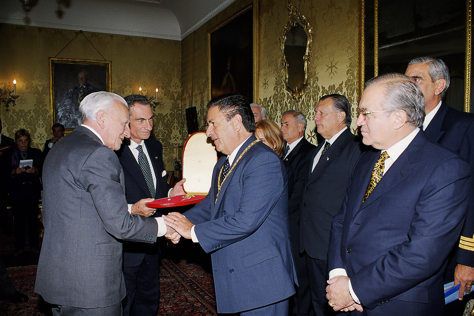 Argentinian President Eduardo Duhalde visits the Grand Master