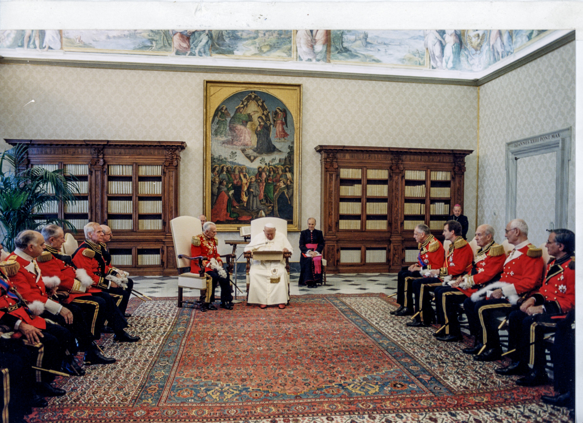 Seine Heiligkeit Johannes Paul II empfängt den Grossmeister des Ordens in Audienz
