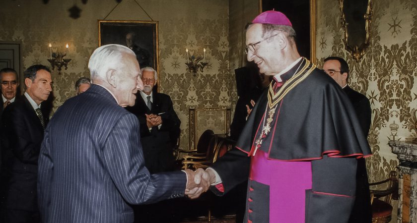 Der Grossmeister empfängt Mons. Giovanni Lajolo
