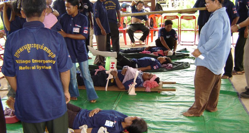 Camboya: iniciativas de autoayuda en apoyo de los centros sanitarios y hospitales