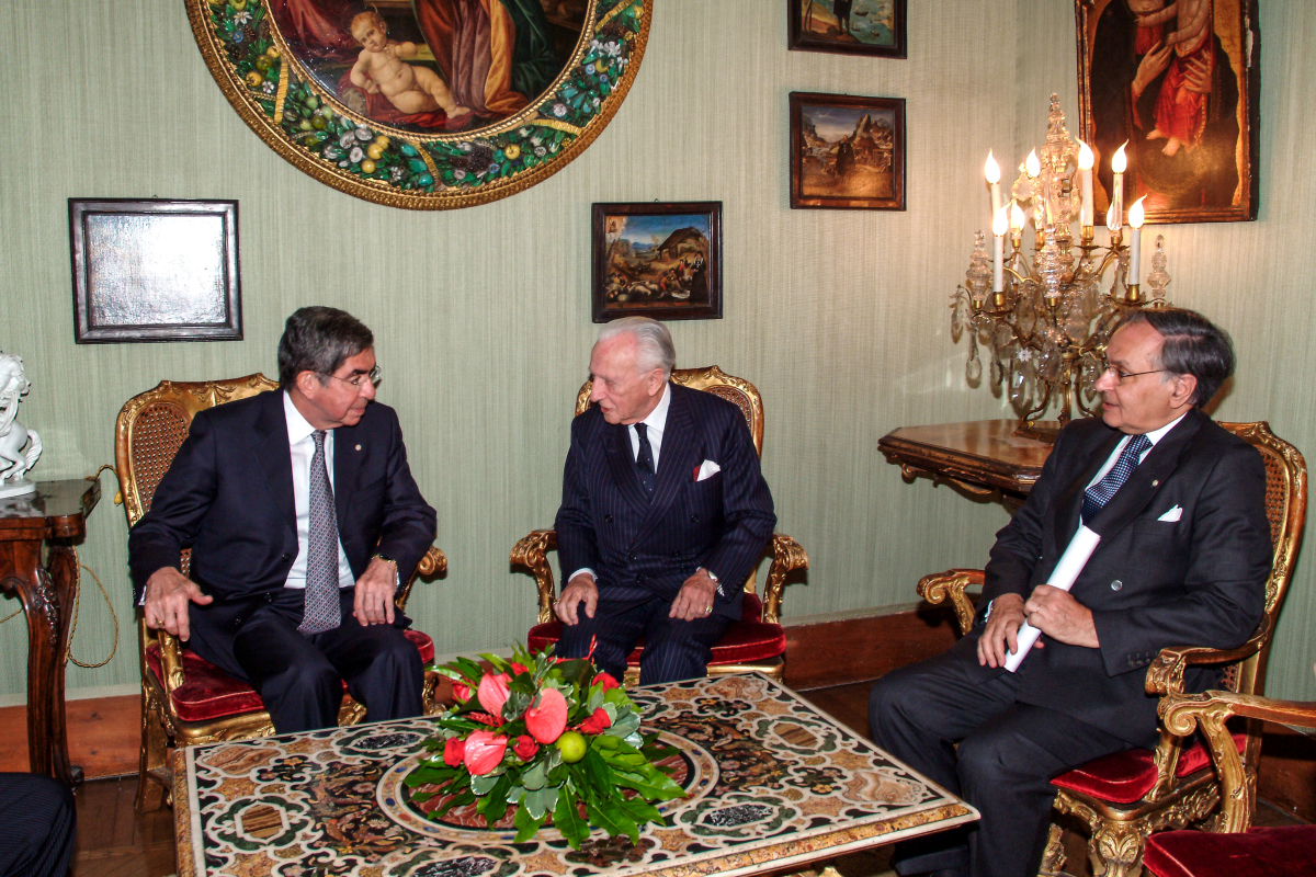 The Grand Master receives the President of Costa Rica