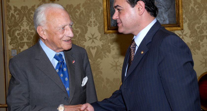 The Grand Master receives the Foreign Minister of Paraguay
