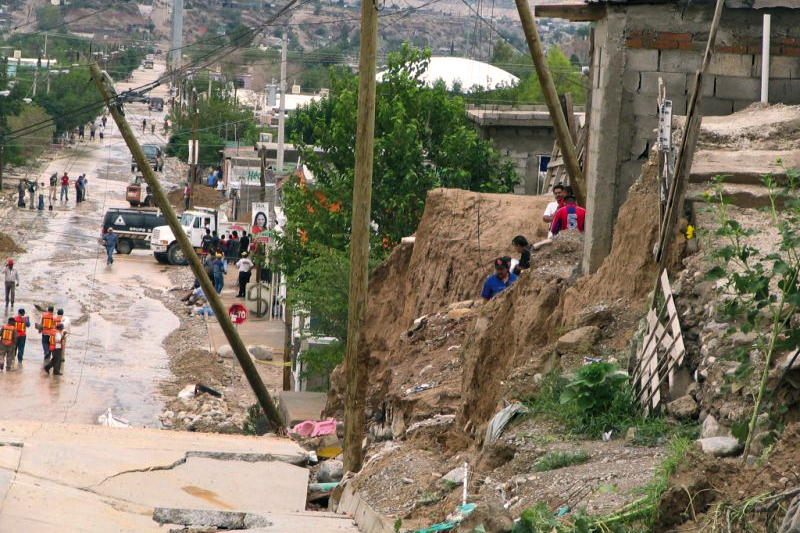 Überschwemmungen in Mexiko: hilfe per hubschrauber
