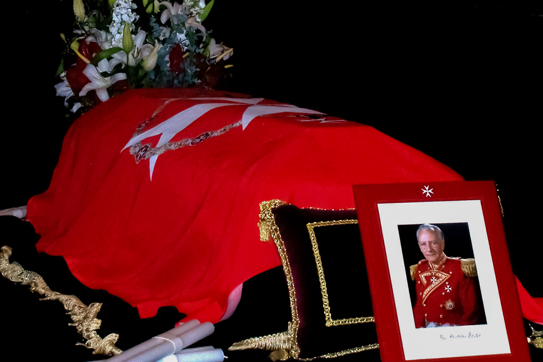 Solemne misa funeraria para el Gran Maestre de la Orden