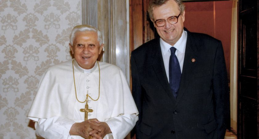 Fra’ Matthew Festing von Papst Benedikt XVI. Empfangen