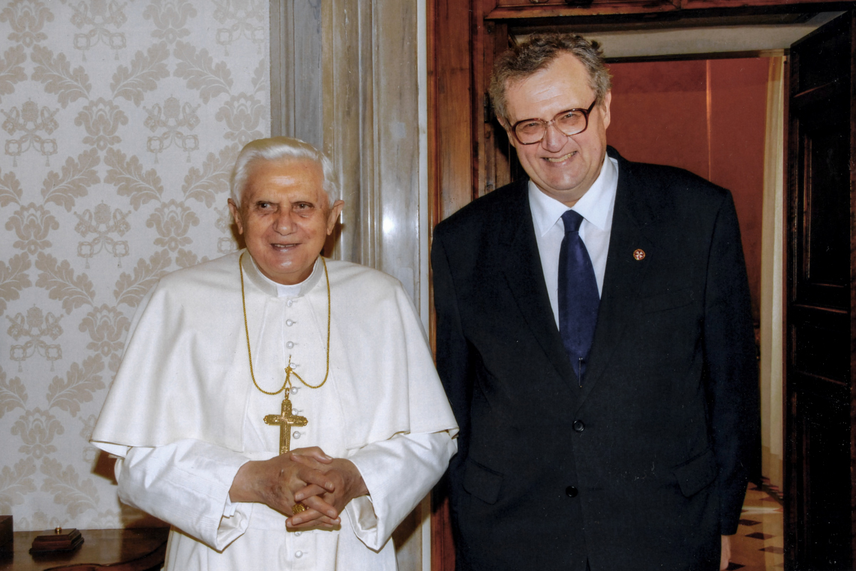 Frey Matthew Festing, en su primera visita al Papa Benedicto XVI