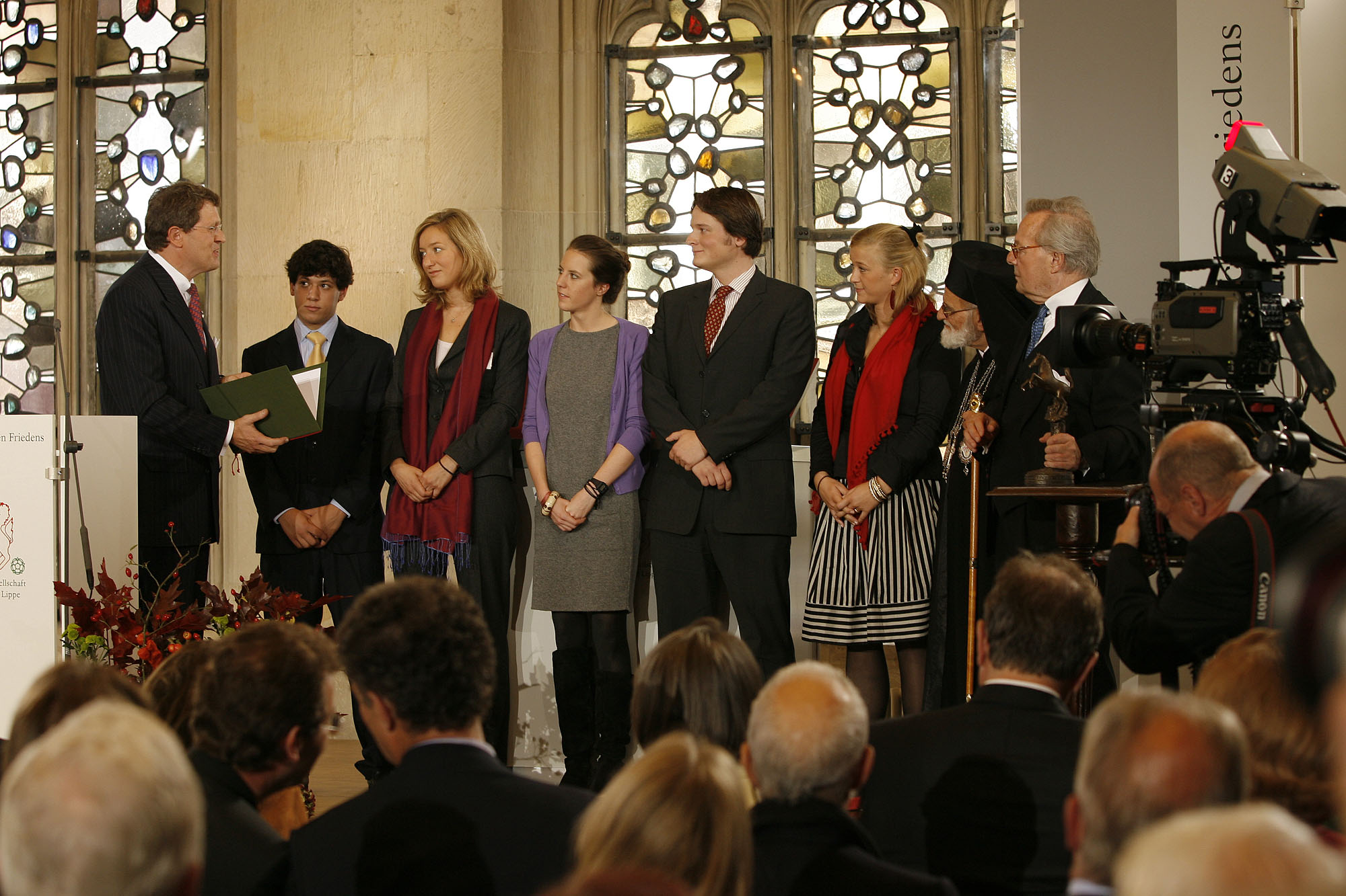 Jóvenes voluntarios de la Orden reciben el prestigioso galardón paz de westfalia