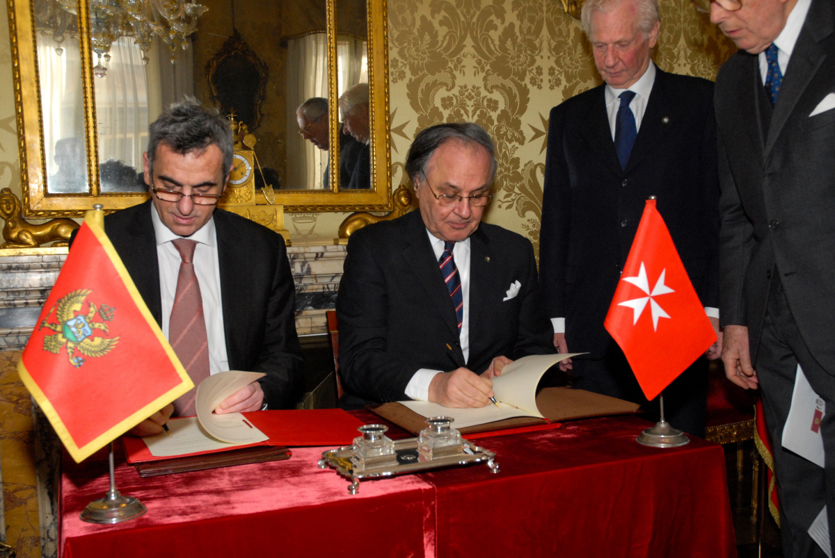 La Orden de Malta y Montenegro firman el convenio postal