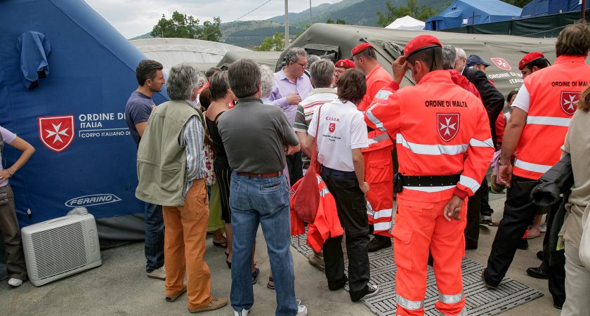 Los Abruzos: el Gran Maestre visita de nuevo a las víctimas del seísmo