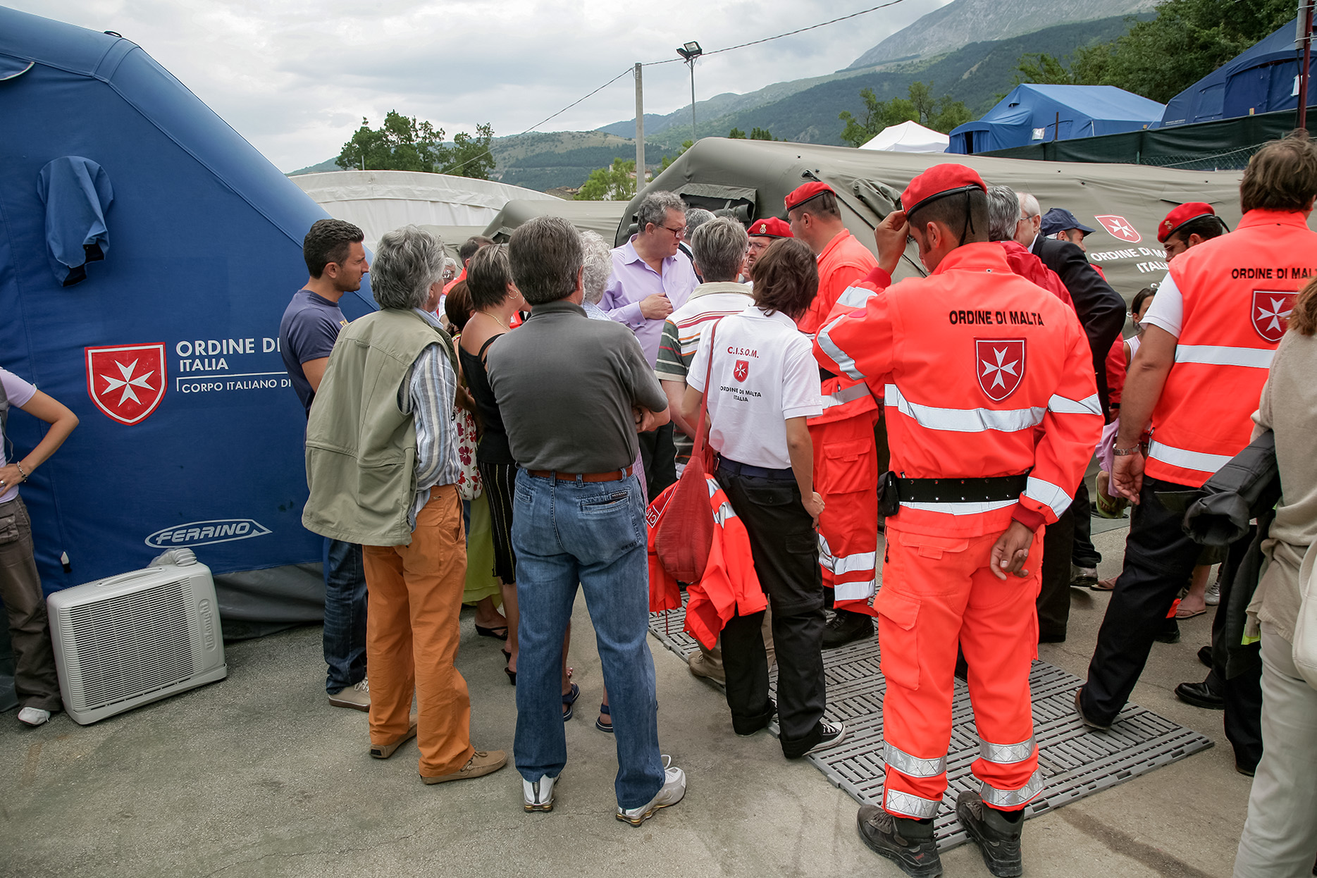 Los Abruzos: el Gran Maestre visita de nuevo a las víctimas del seísmo