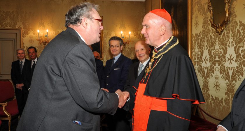 El Cardenal Foley Bailío de la Orden de Malta
