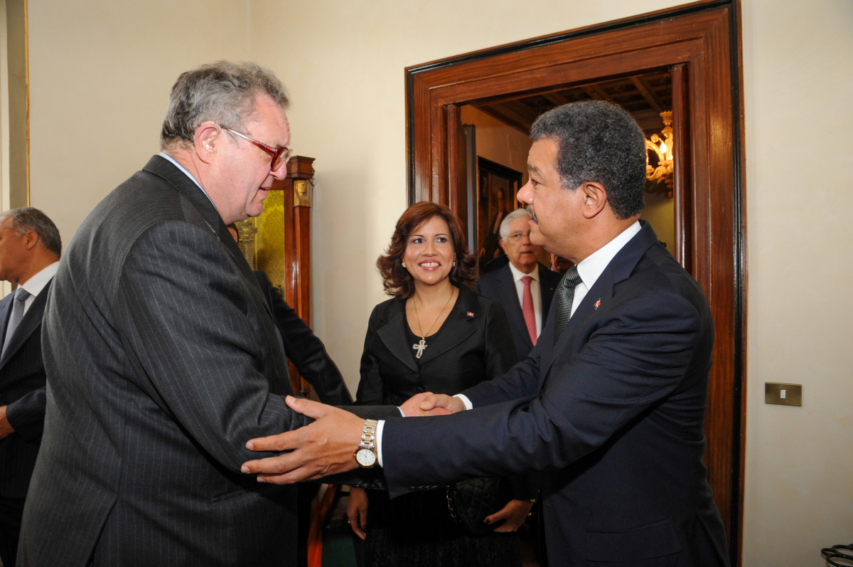 Der Grossmeister empfängt den präsidenten der dominikanischen Republik