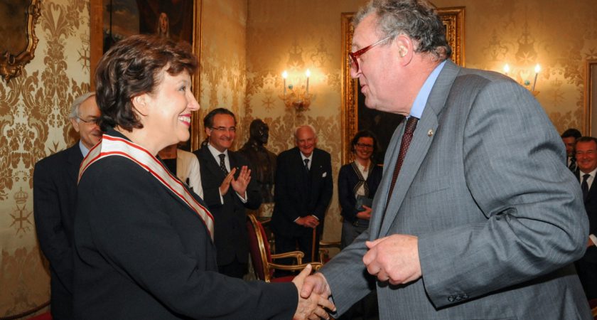 Der Grossmeister empfängt die französische gesundheitsministerin
