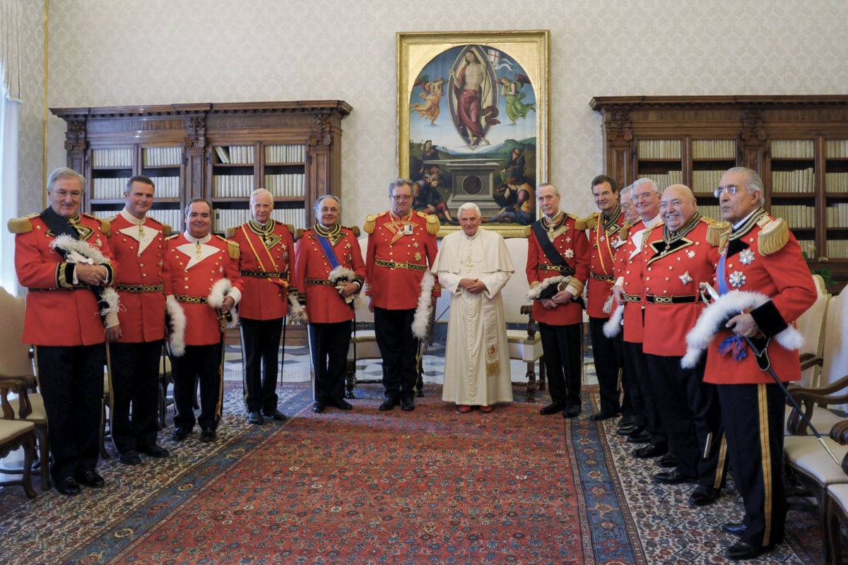 Su Santidad Benedicto XVI recibe Al Gran Maestre