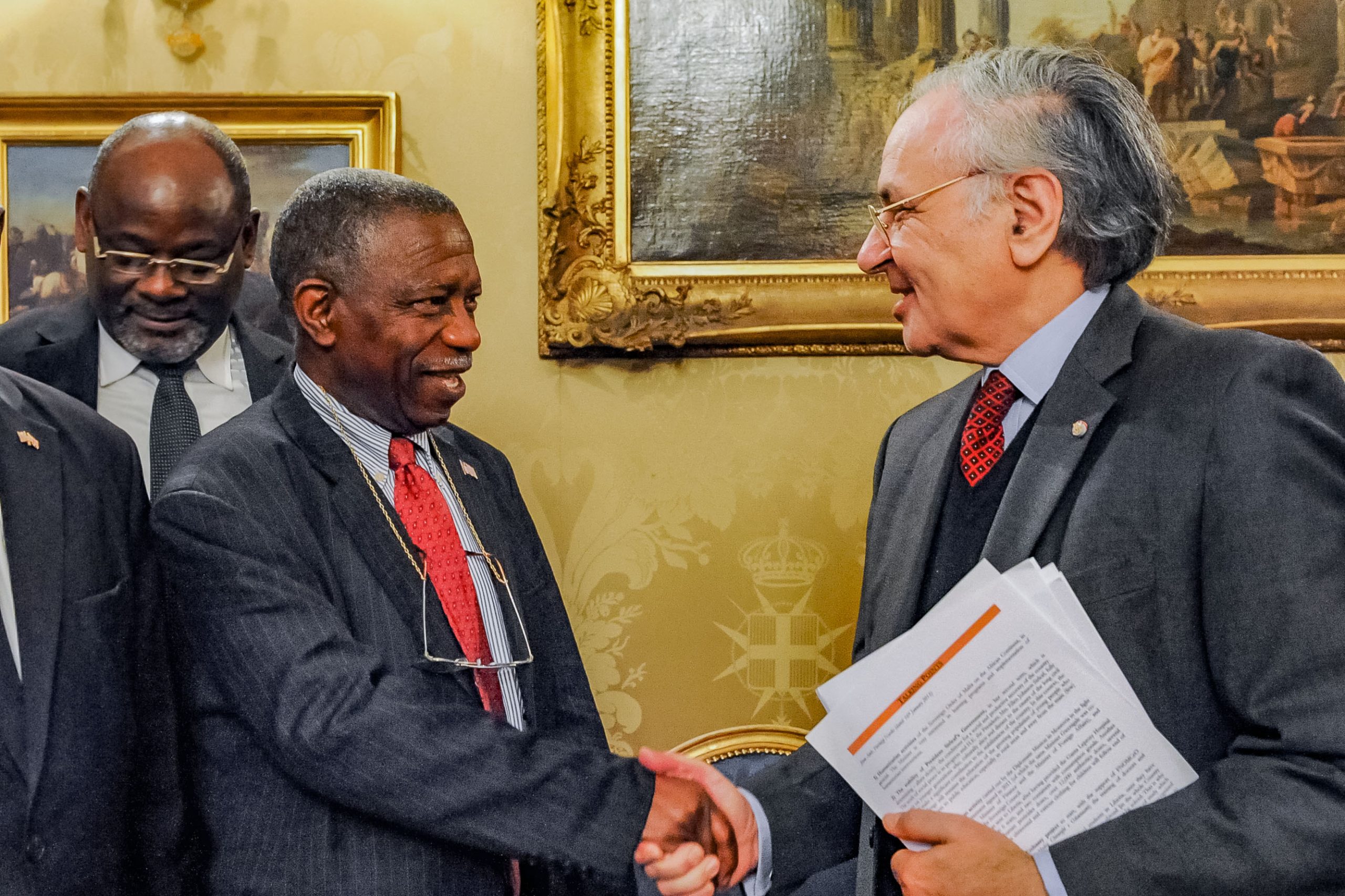 El Ministro de Sanidad de Liberia, recibido en el Palacio Magistral