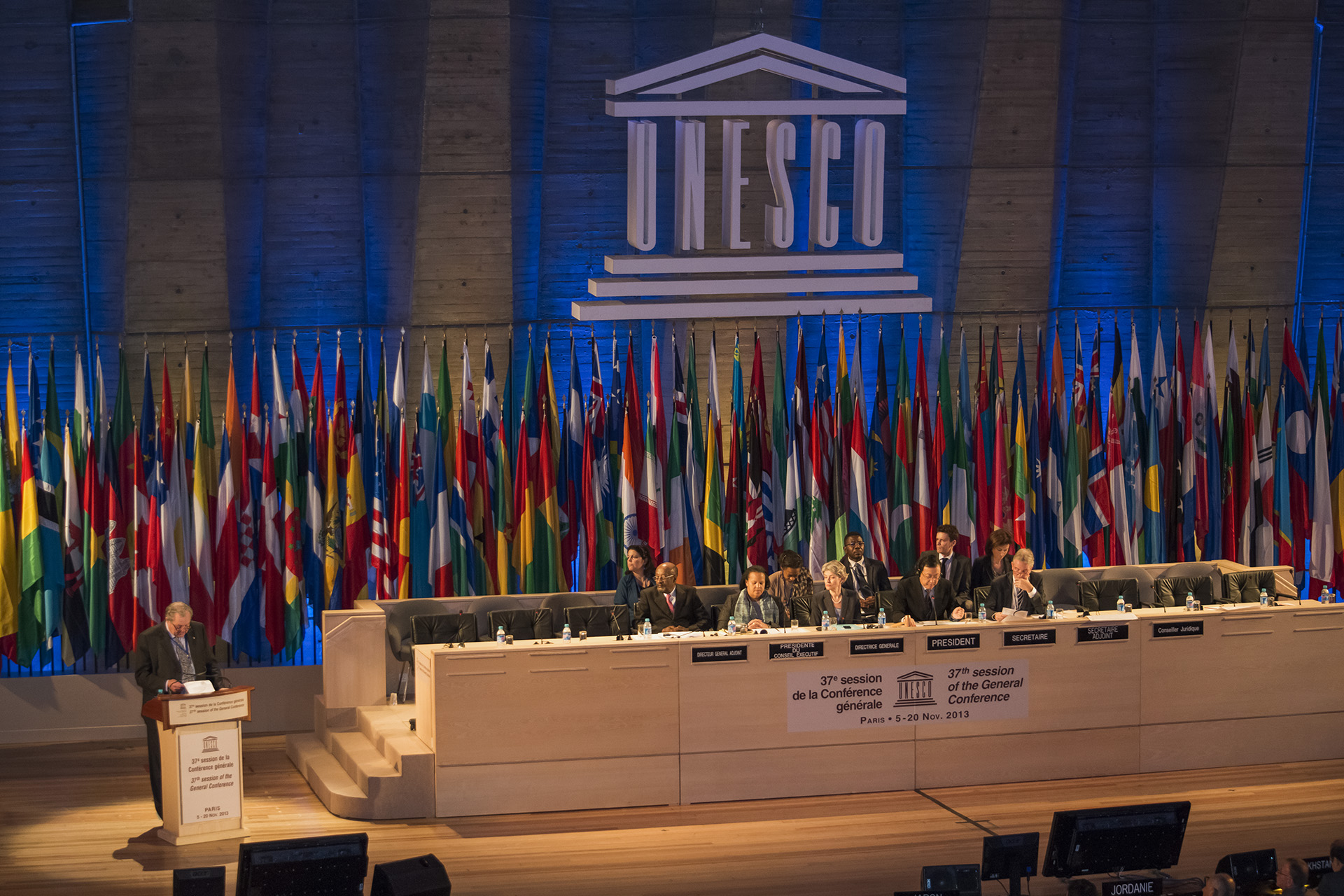 Der Grossmeister ehrengast bei der 37. sitzung der general versammlung der UNESCO