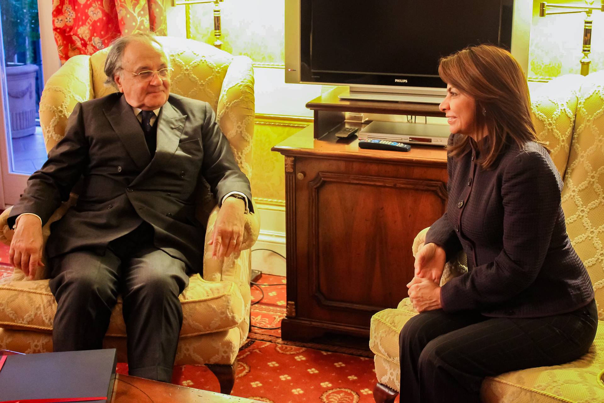 The President of Costa Rica meets the Grand Chancellor of the Sovereign Order of Malta