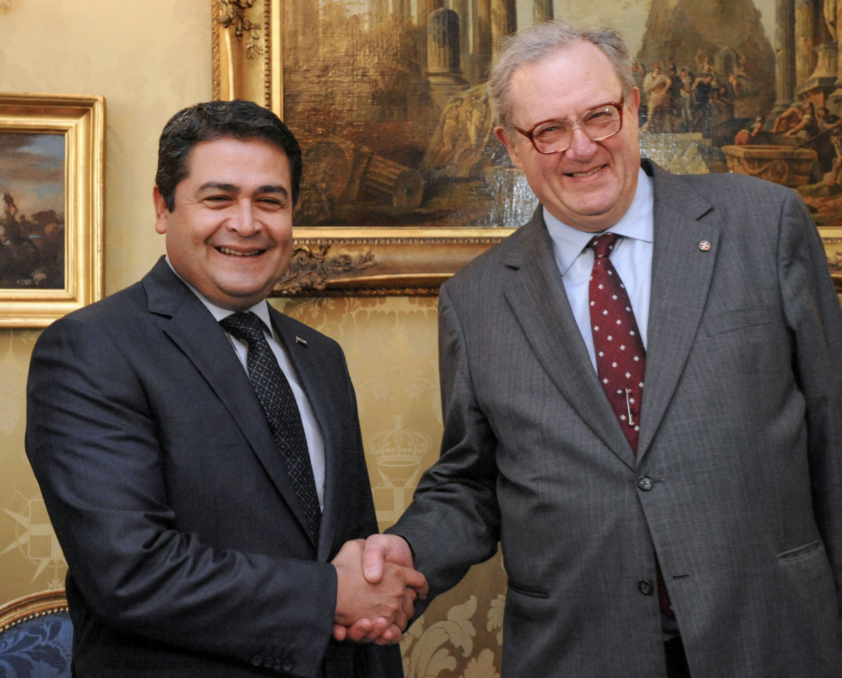 El Presidente de Honduras, recibido por el Gran Maestre