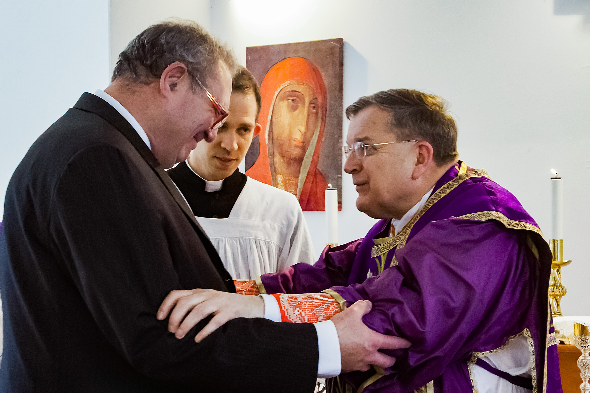 El Cardenal Patrono recientemente nombrado celebra su primera misa para la Orden de Malta en el Hospital San Juan Bautista, en Roma