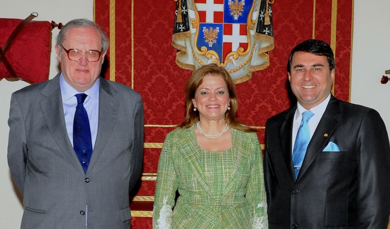 El Presidente de Paraguay, Luis Federico Franco Gómez, recibido por el Gran maestre