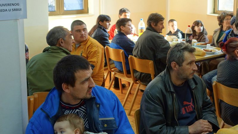 “Una comida caliente en un invierno frio” en las ciudades de Serbia