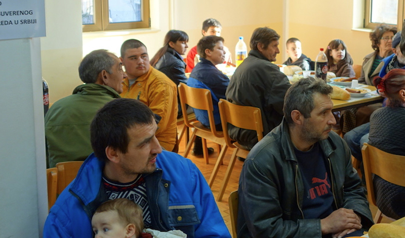 “Una comida caliente en un invierno frio” en las ciudades de Serbia