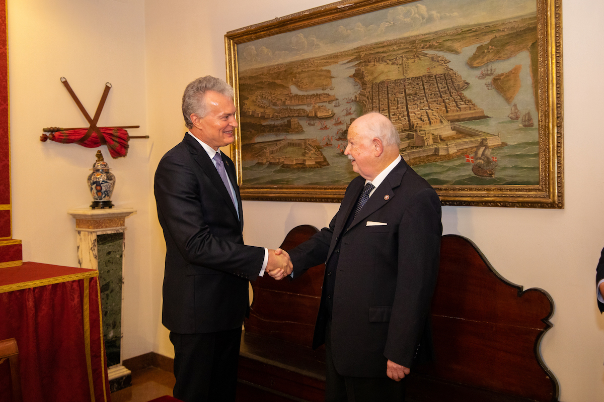 El Gran Maestre recibe al presidente de Lituania