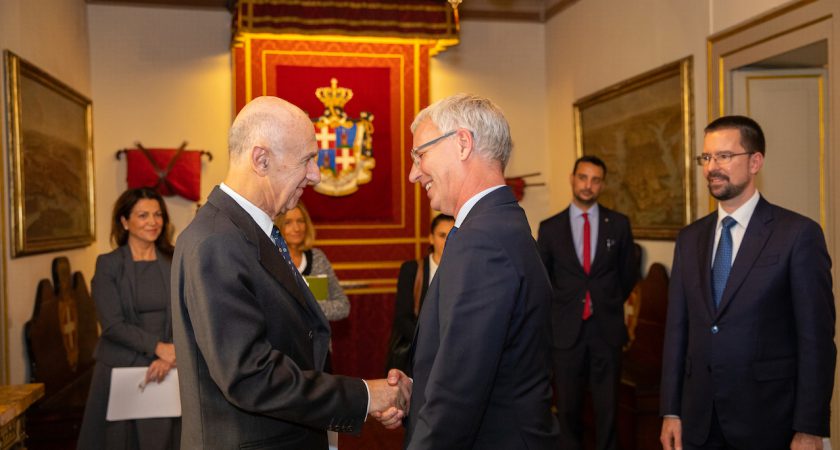 El secretario de Estado para las Iglesias, las Minorías y los Asuntos Civiles de Hungría, Miklós Soltėsz: «Son ustedes un socio fiable para muchos proyectos humanitarios»