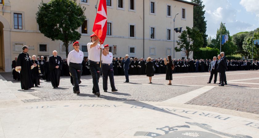 Le Grand Maître en pèlerinage à Assise avec 600 personnes