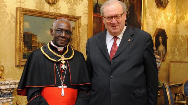 El cardenal Sarah, admitido en la Orden de Malta con rango de Bailío Gran Cruz de Honor y Devoción