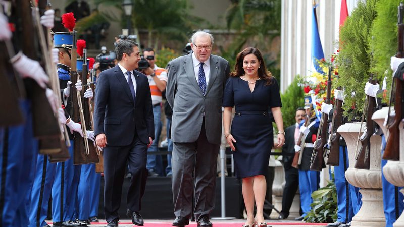 El presidente de Honduras recibe al Gran Maestre