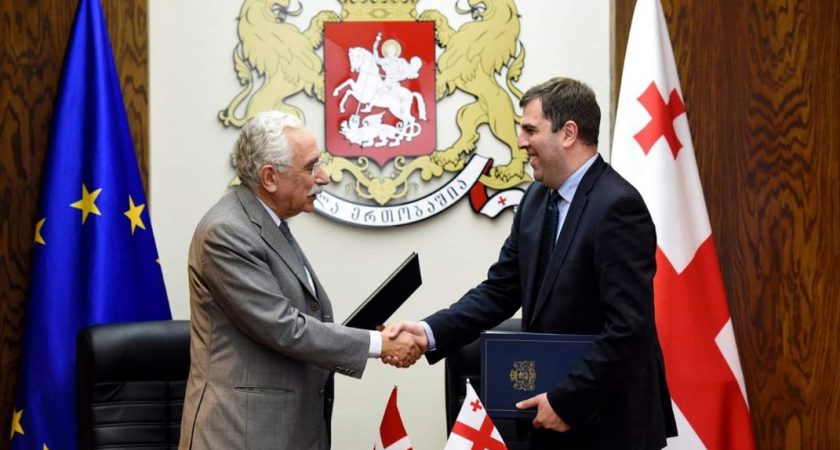 Firma de un memorándum de acuerdo con el gobierno de Georgia