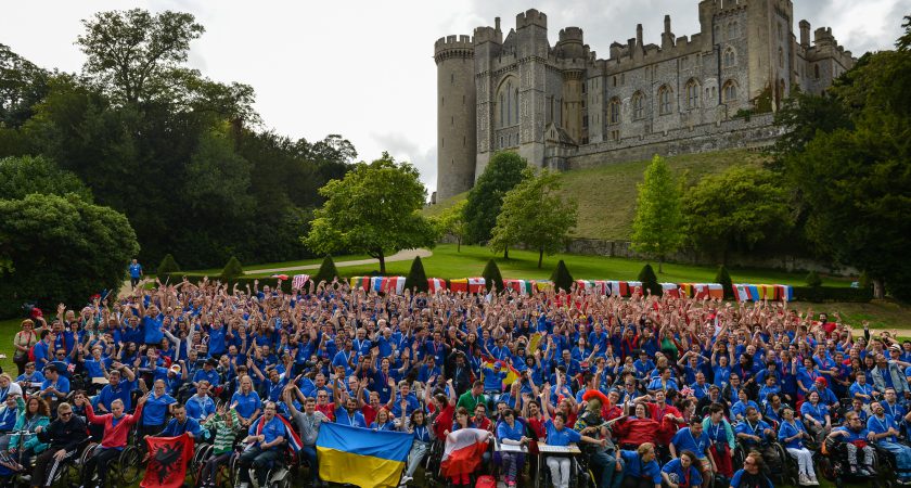 Le Grand Maître au 35ème Camp d’été international pour handicapés invite ardemment les hôtes à être courageux