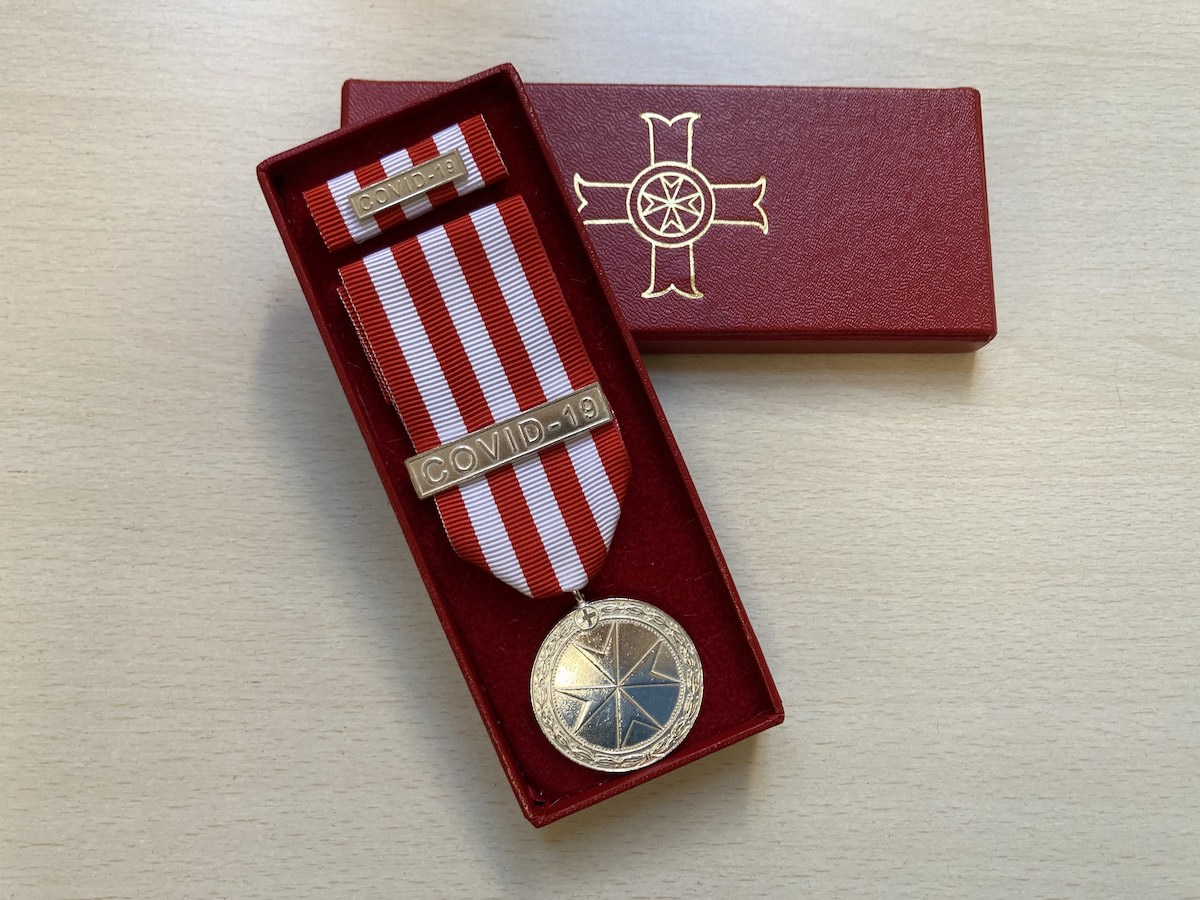 Institution de la médaille Covid-19