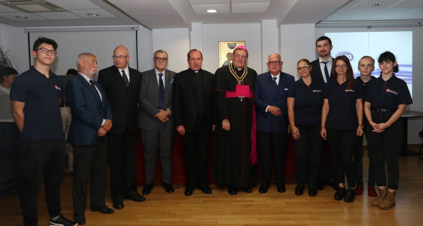 Monseñor Jean Laffitte, en su primera visita a Rumanía