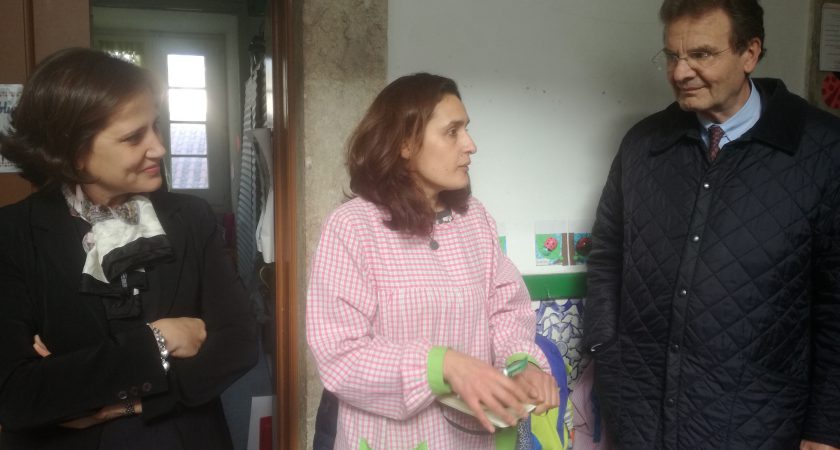 Großkanzler besucht Kindertagesstätte für arme Kinder des Malteserordens in Lissabon
