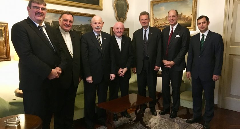 Les dirigeants de l’Association hongroise reçus par le Grand Maître