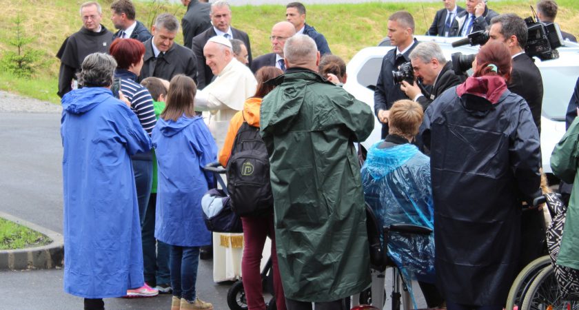 Order of Malta first aiders on duty throughout Pope Francis’ visit in Romania