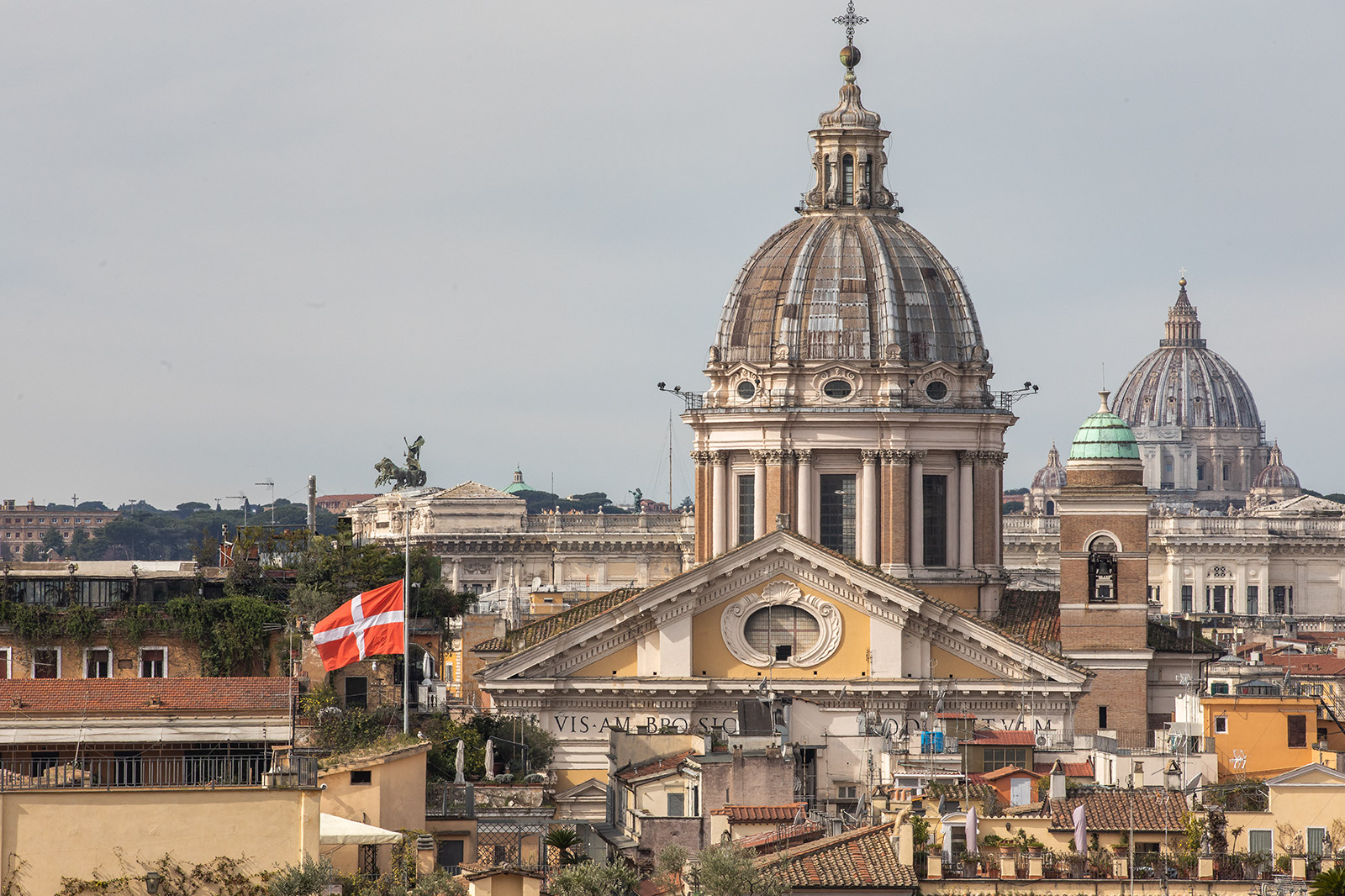 Flags at half-mast on Order of Malta’s Magistral Palace for the victims of Covid-19