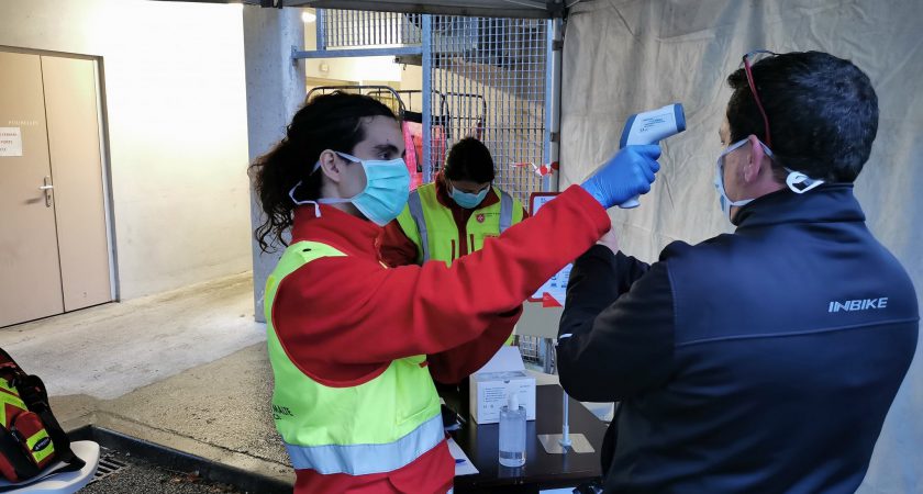 Der Malteserorden in Frankreich an vorderster Stelle im Einsatz gegen Covid 19 nach der neuen Rekordzahl an registrierten Fällen