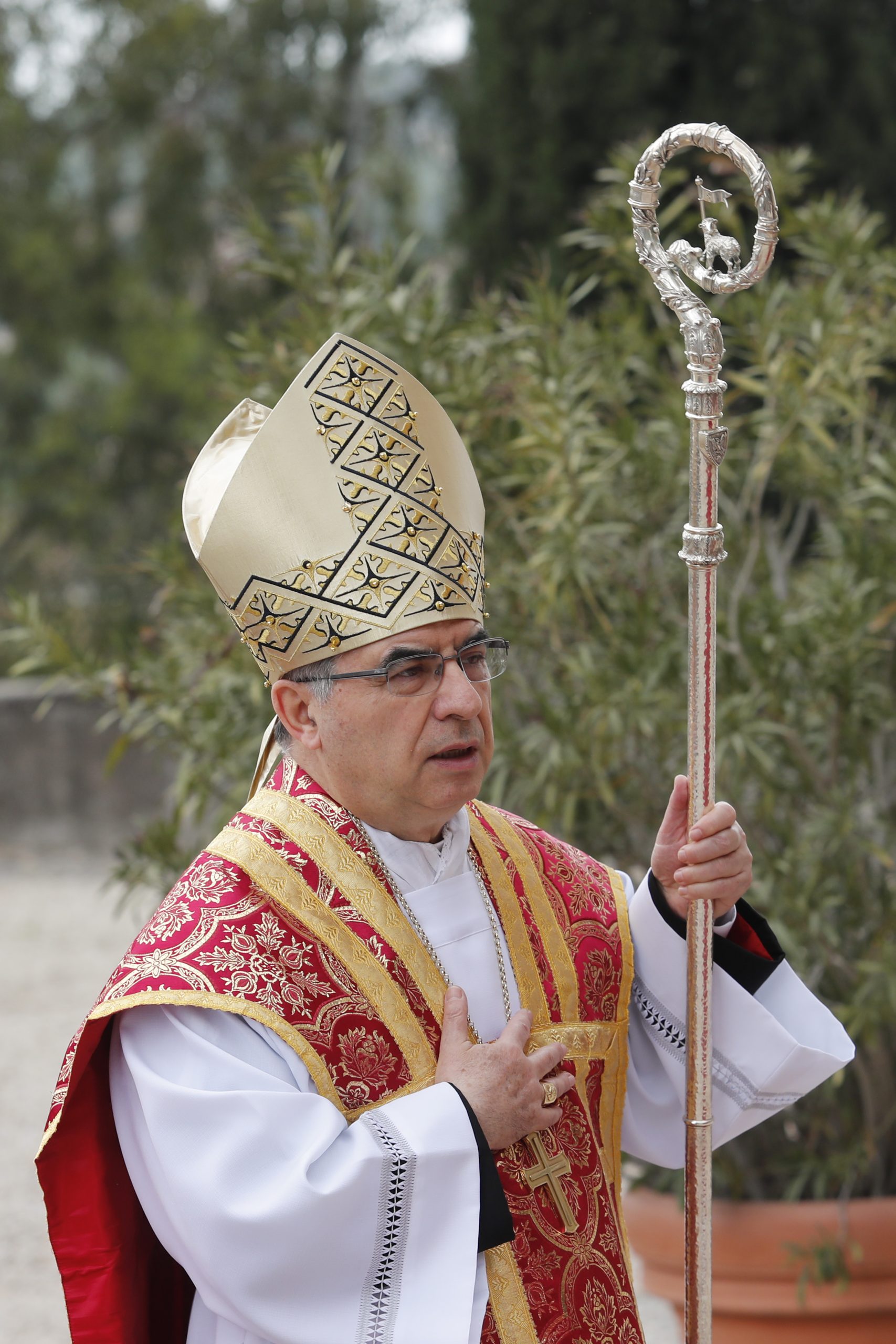 El Papa Francisco renueva el mandato de monseñor Angelo Becciu como delegado especial