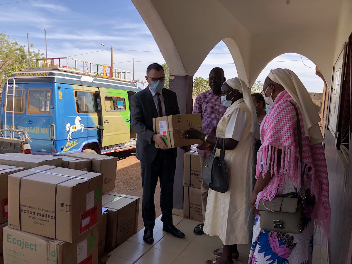 Malteserorden spendet Medikamente für 12 Gesundheitseinrichtungen in Mali