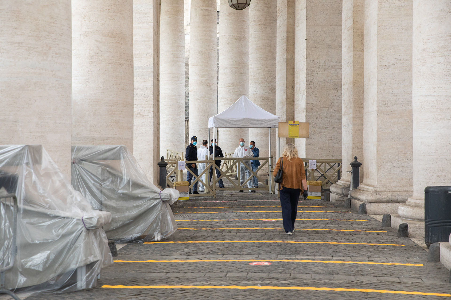 Réouverture de la Basilique Saint-Pierre :  les bénévoles de l’Ordre de Malte à l’œuvre dans les contrôles sanitaires